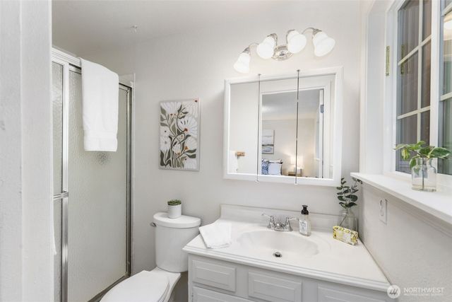 3840 NE Iverson Road, Poulsbo, WA 98370
