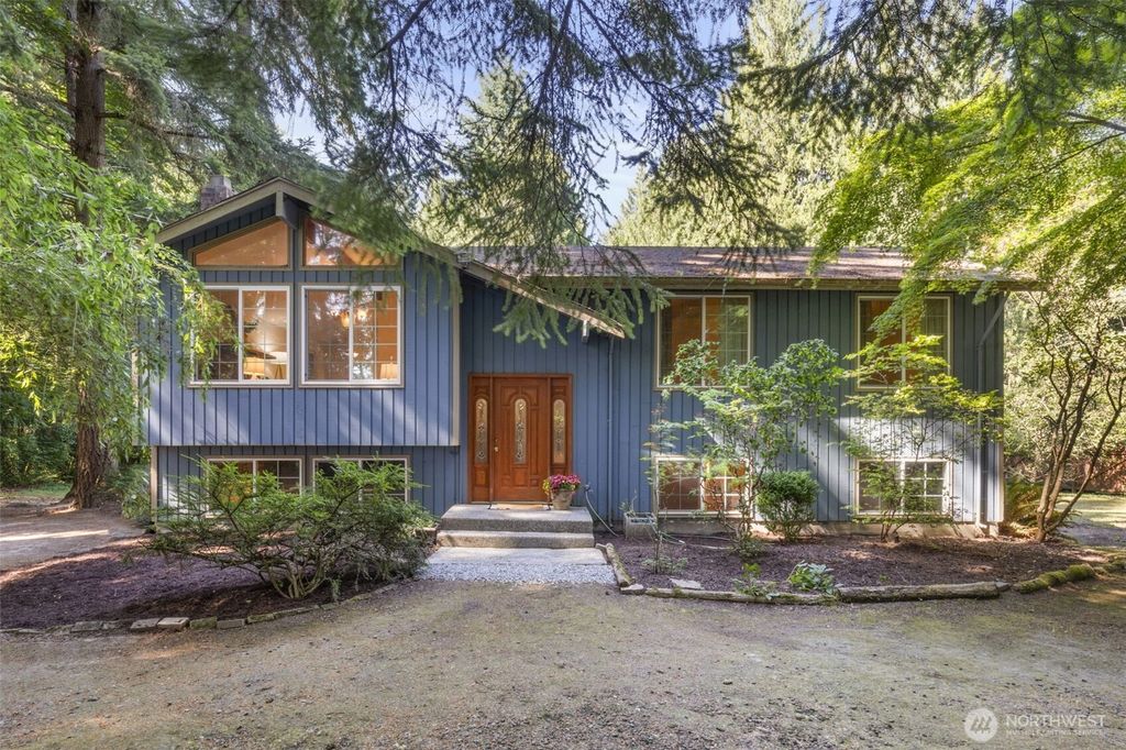 3840 NE Iverson Road, Poulsbo, WA 98370