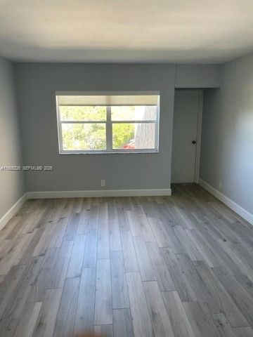 240 Lakeview Dr 312, Weston, FL 33326