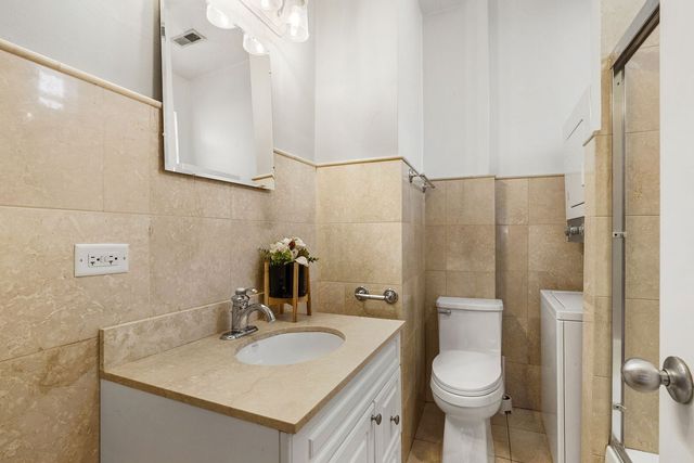 2042 N Winchester Avenue 2E, Chicago, IL 60614