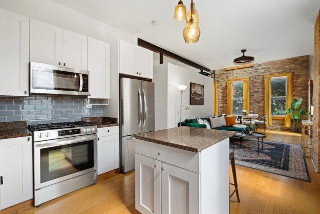 2042 N Winchester Avenue 2E, Chicago, IL 60614