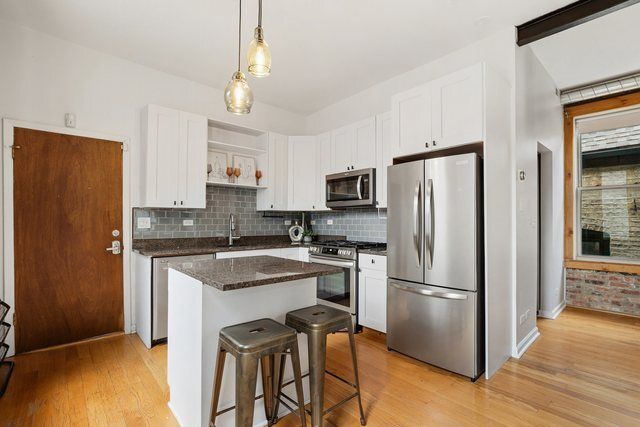 2042 N Winchester Avenue 2E, Chicago, IL 60614