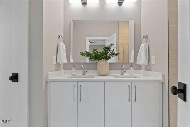 720 Oakwood Avenue 101, Raleigh, NC 27601