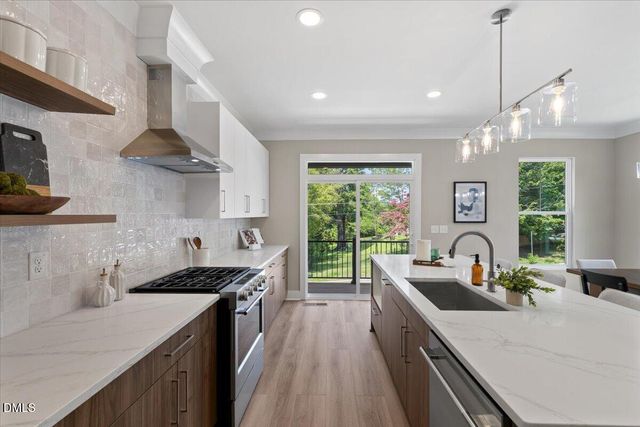 720 Oakwood Avenue 101, Raleigh, NC 27601