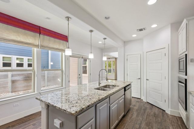 6000 Baythorne DR, Austin, TX 78747