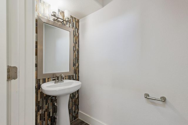 6000 Baythorne DR, Austin, TX 78747