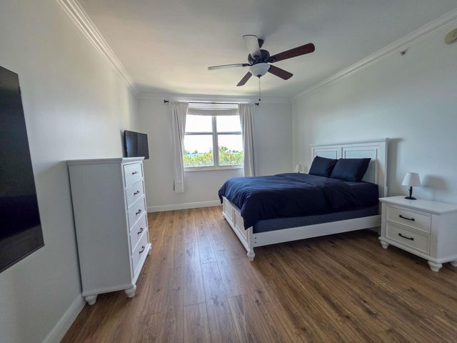 806 E Windward Way 323, Lantana, FL 33462
