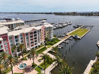 806 E Windward Way 323, Lantana, FL 33462
