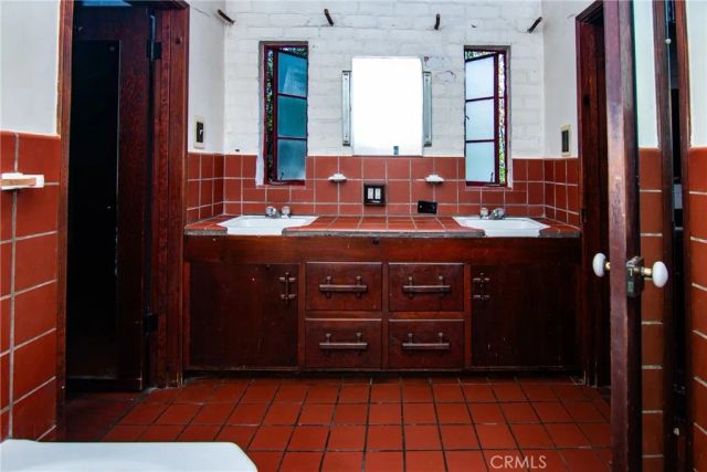 4405 Carpenter Avenue, Studio City, CA 91607