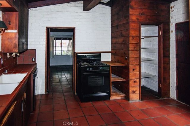 4405 Carpenter Avenue, Studio City, CA 91607