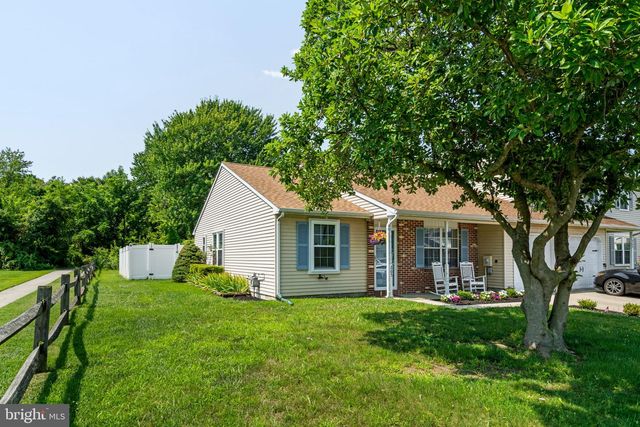 265 LAFAYETTE DR, Swedesboro, NJ 08085