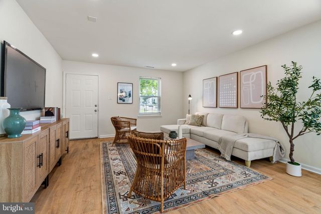 265 LAFAYETTE DR, Swedesboro, NJ 08085
