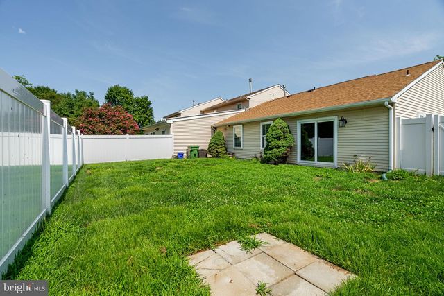 265 LAFAYETTE DR, Swedesboro, NJ 08085