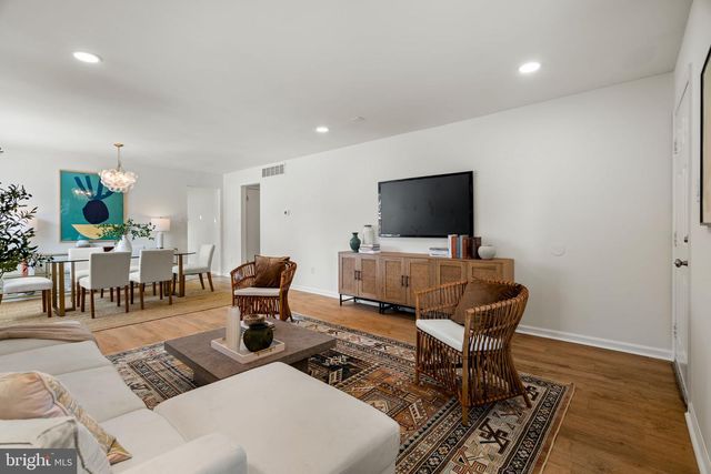 265 LAFAYETTE DR, Swedesboro, NJ 08085