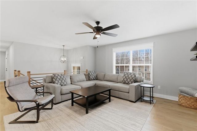 408 NW 40 Street, Kansas City, MO 64116