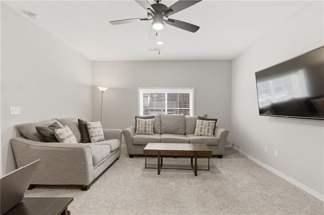 408 NW 40 Street, Kansas City, MO 64116