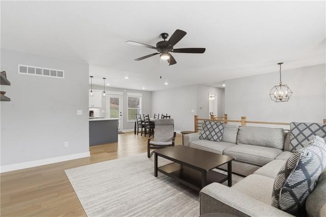 408 NW 40 Street, Kansas City, MO 64116