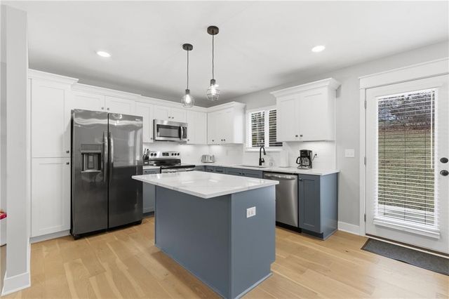 408 NW 40 Street, Kansas City, MO 64116