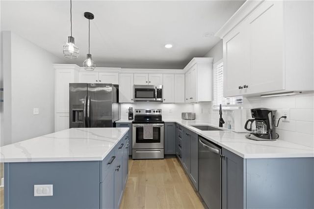 408 NW 40 Street, Kansas City, MO 64116