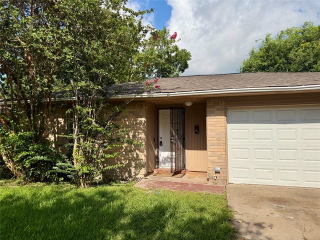 12818 Segrest Drive, Houston, TX 77047