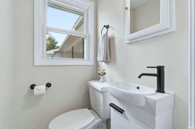 3905 Fernbank Drive, Fort Wayne, IN 46815