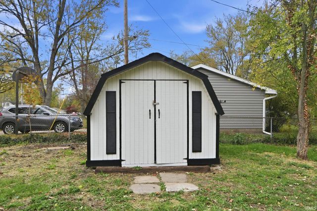 3905 Fernbank Drive, Fort Wayne, IN 46815