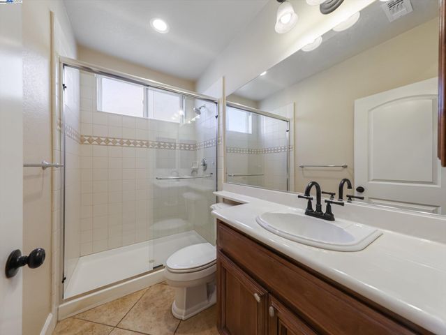 9216 Hallmark Pl, Vallejo, CA 94591