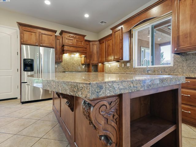 9216 Hallmark Pl, Vallejo, CA 94591