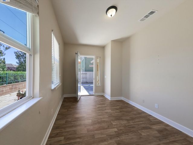 9216 Hallmark Pl, Vallejo, CA 94591