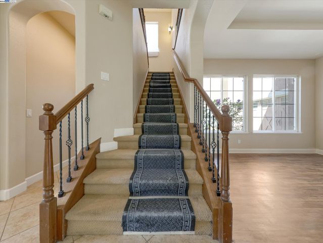 9216 Hallmark Pl, Vallejo, CA 94591