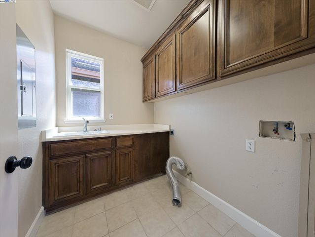 9216 Hallmark Pl, Vallejo, CA 94591