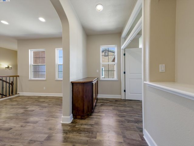 9216 Hallmark Pl, Vallejo, CA 94591