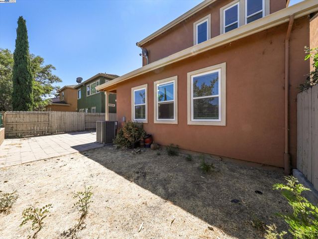 9216 Hallmark Pl, Vallejo, CA 94591