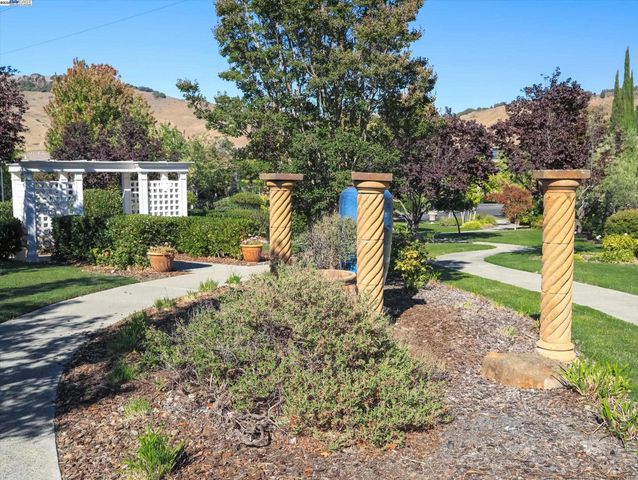 9216 Hallmark Pl, Vallejo, CA 94591