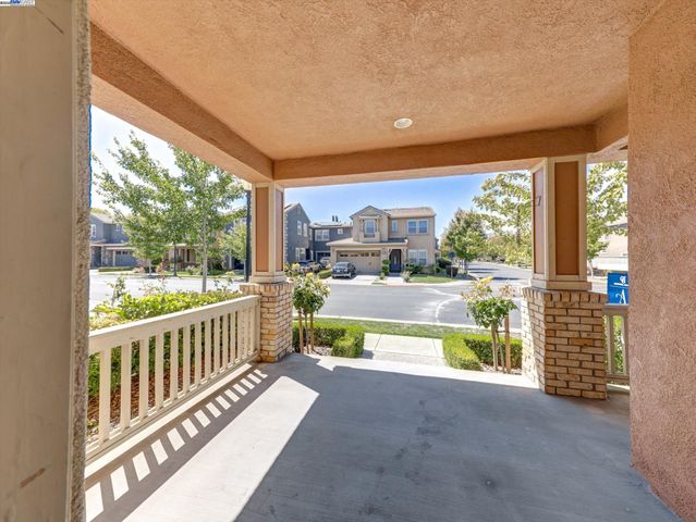 9216 Hallmark Pl, Vallejo, CA 94591