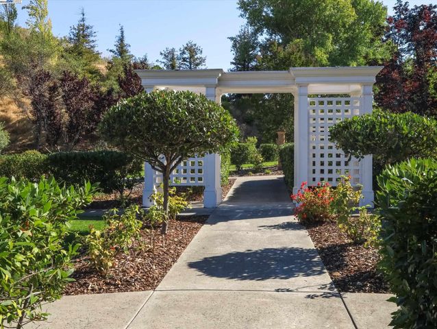 9216 Hallmark Pl, Vallejo, CA 94591