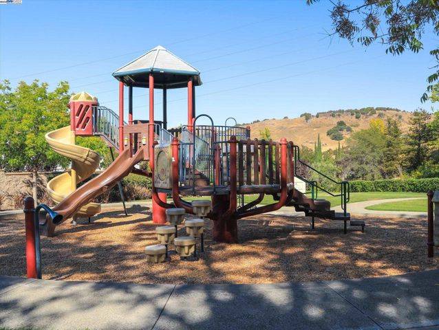 9216 Hallmark Pl, Vallejo, CA 94591