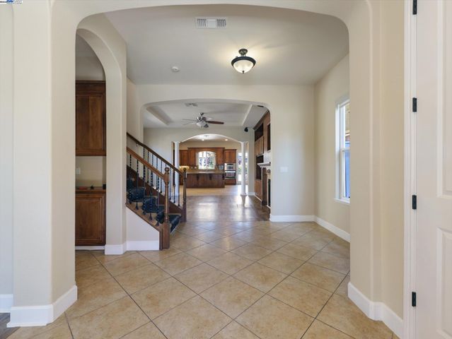 9216 Hallmark Pl, Vallejo, CA 94591