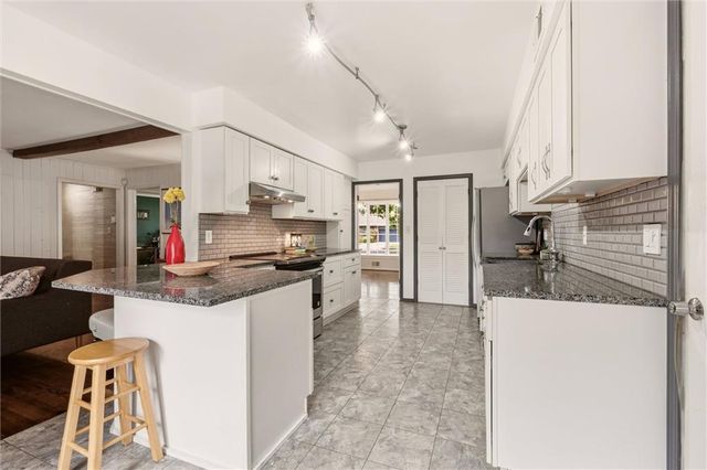 10935 Lydia Avenue, Kansas City, MO 64131