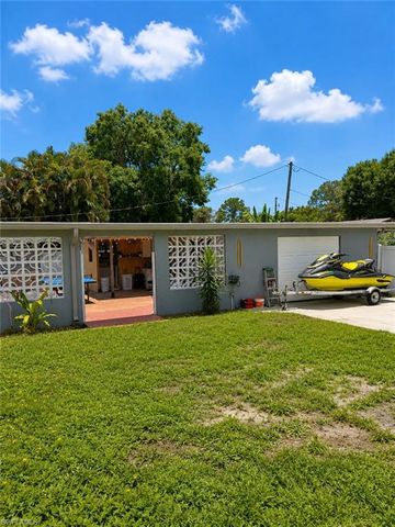 257 Evergreen RD, North Fort Myers, FL 33903