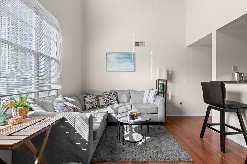 Image 12 of property listing at 501 KNIGHTS RUN AVENUE 1310, Tampa, FL 33602