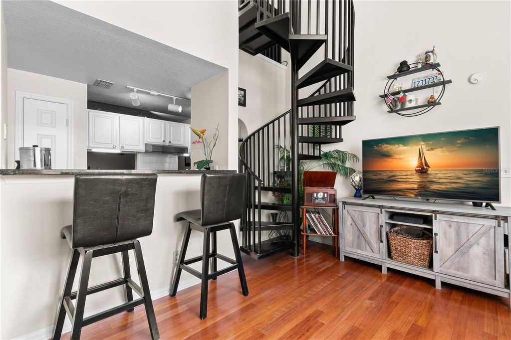 Image 13 of property listing at 501 KNIGHTS RUN AVENUE 1310, Tampa, FL 33602