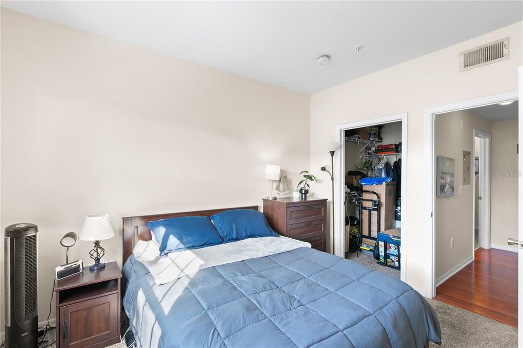 Image 21 of property listing at 501 KNIGHTS RUN AVENUE 1310, Tampa, FL 33602