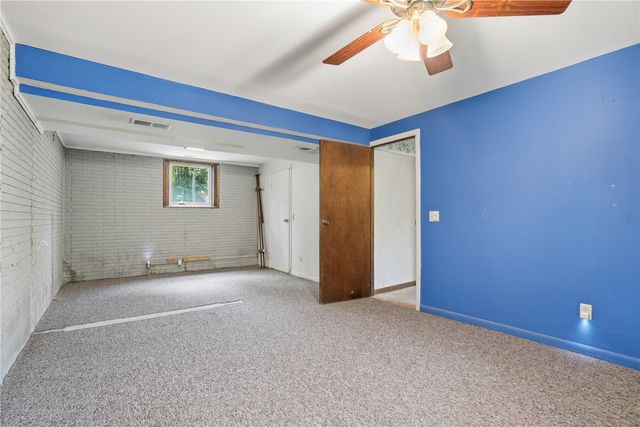 1145 Vogt Street, Robins, IA 52325