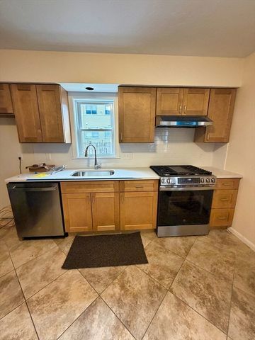 12-14 Mckenn St 4, Waltham, MA 02453