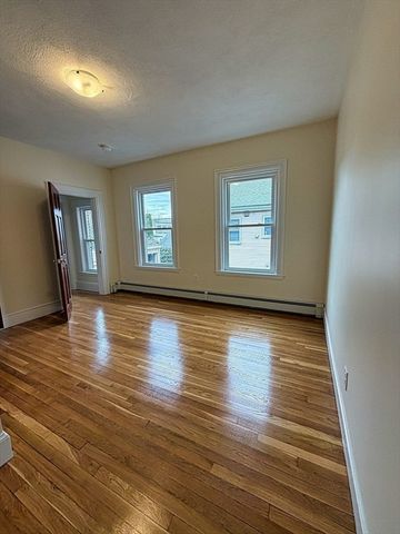 12-14 Mckenn St 4, Waltham, MA 02453