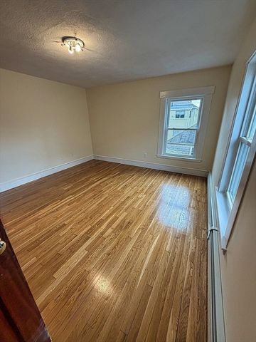 12-14 Mckenn St 4, Waltham, MA 02453