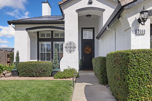 2066 Hyde Park Pl, Manteca, CA 95336
