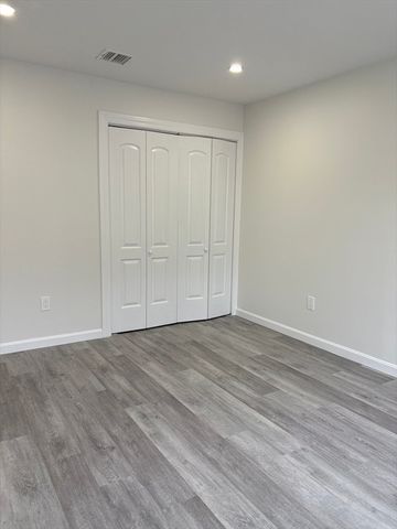 25 Lebanon St D, Fall River, MA 02723