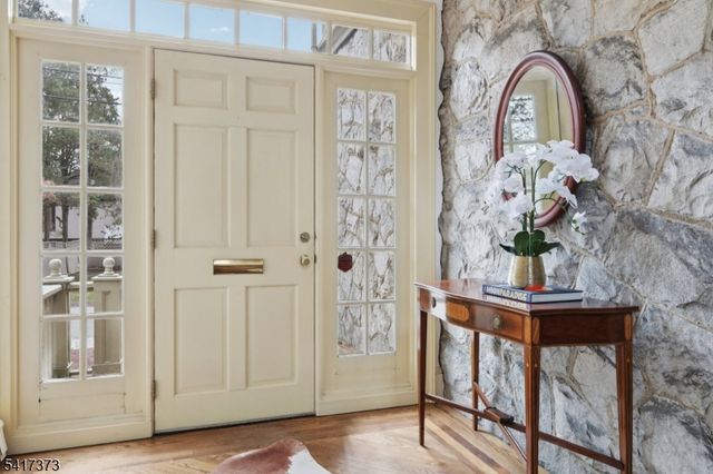 167 Hobart Ave, Millburn Twp., NJ 07078